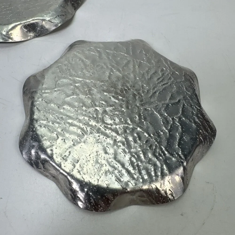 VTG 1950s Hammered Aluminum Set 3 Coasters Scalloped Rim Silver 4